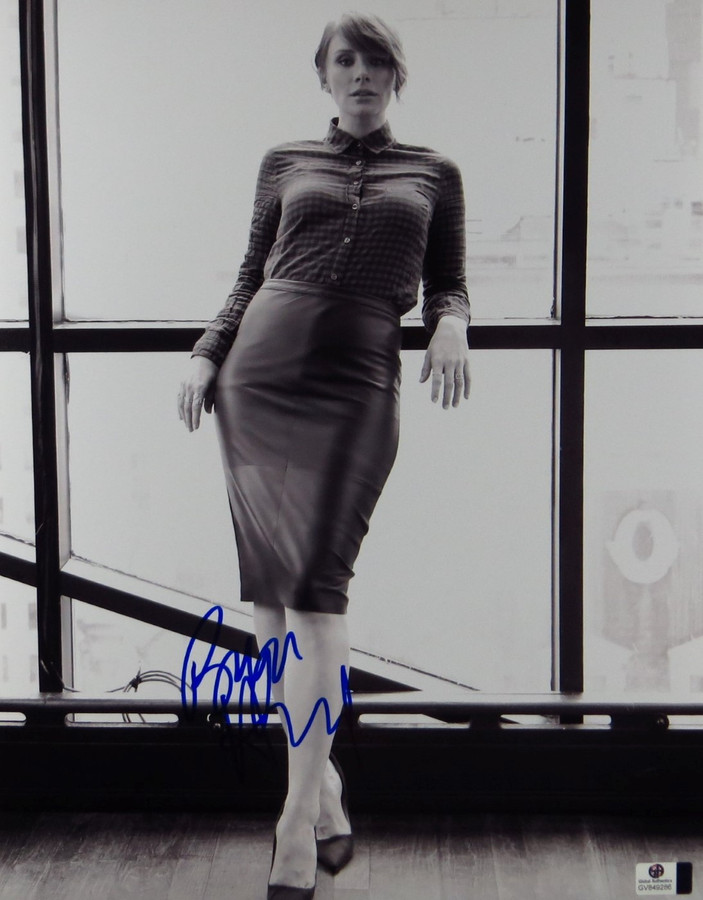 Bryce Dallas Howard Autographed 11X14 Photo Gorgeous Sexy Window Pose GV849286