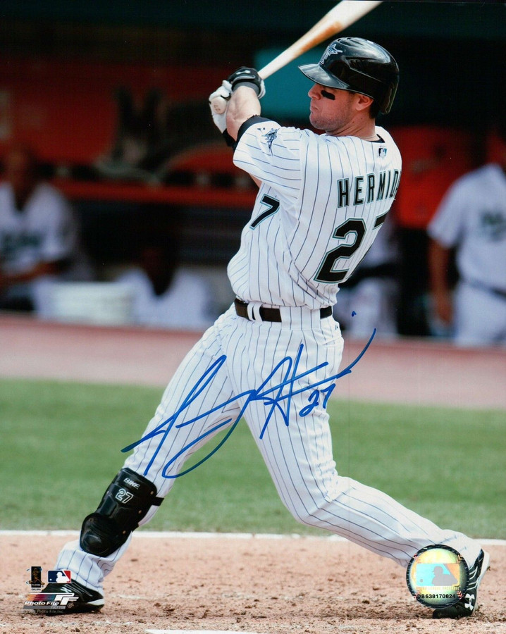 Jeremy Hermida Signed 8X10 Photo Autograph Florida Marlins Home Swinging w/COA
