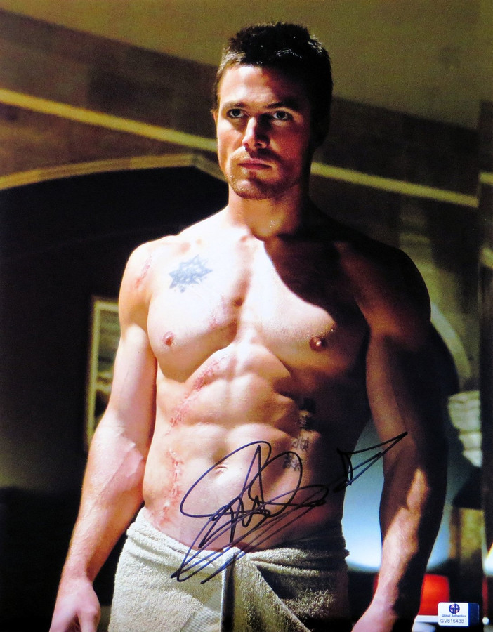Stephen Amell Signed Autographed 11X14 Photo Arrow Sexy Abs Scars GV816438