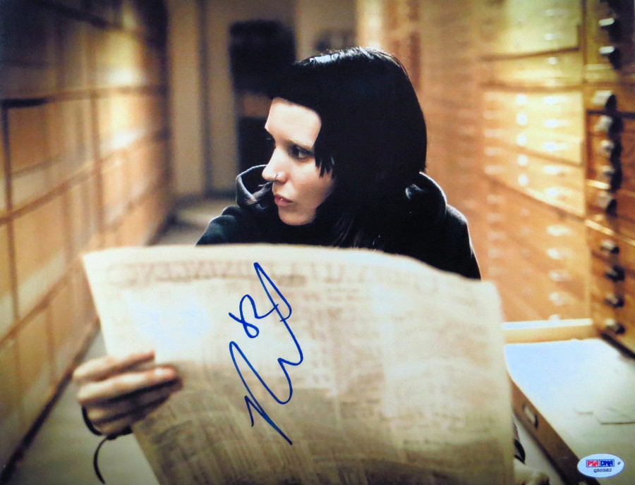 Rooney Mara Autographed 11X14 Photo The Girl with the Dragon Tattoo PSA Q50582