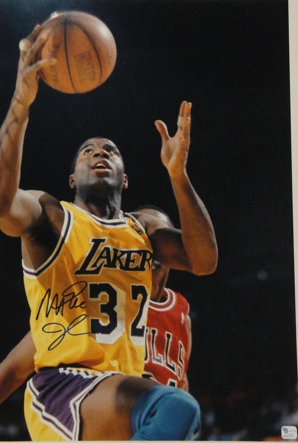 Magic Johnson Hand Signed Autographed 16x20 Photograph Looking Up lakers GAI