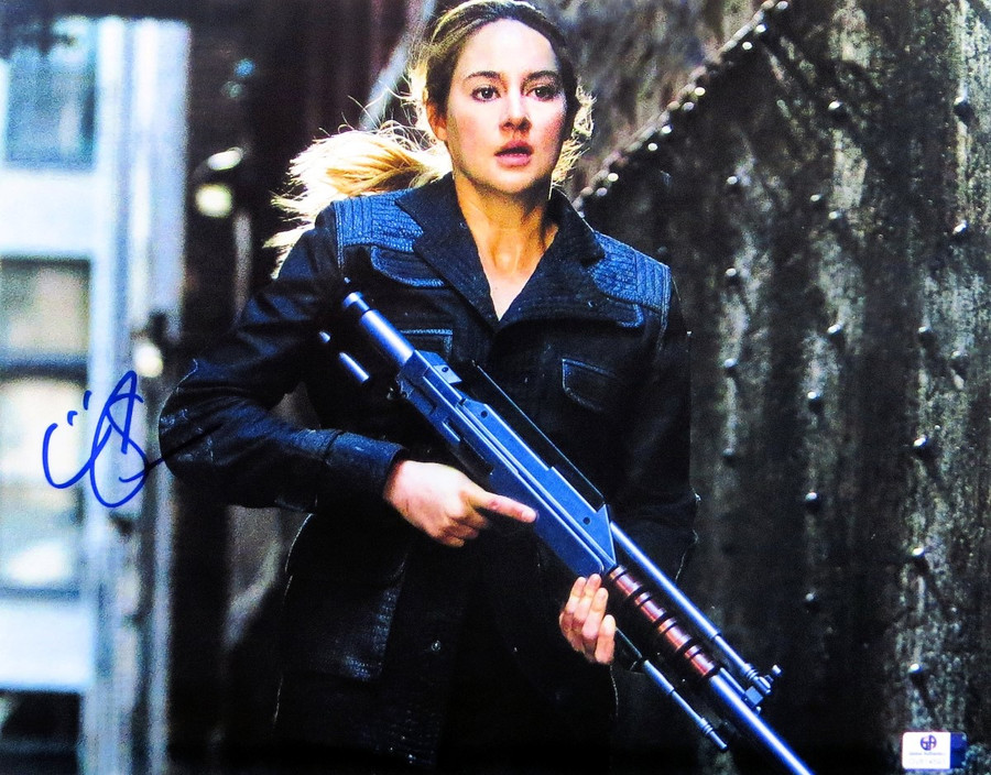 Shailene Woodley Signed Autographed 11X14 Photo Divergent with Gun GV814593