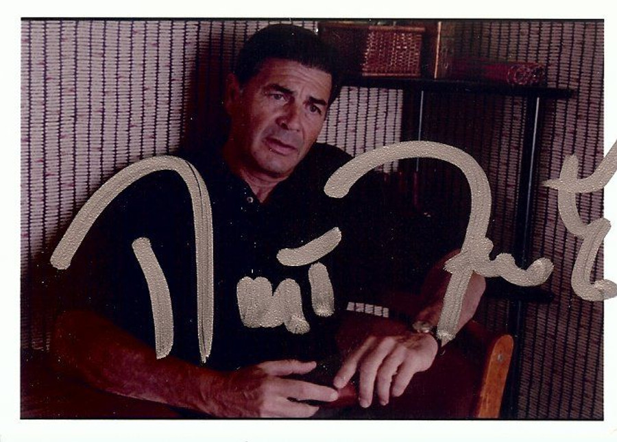 Robert Forster Autographed 2.5 X 3.5 Photo Jackie Brown Sitting GX31169