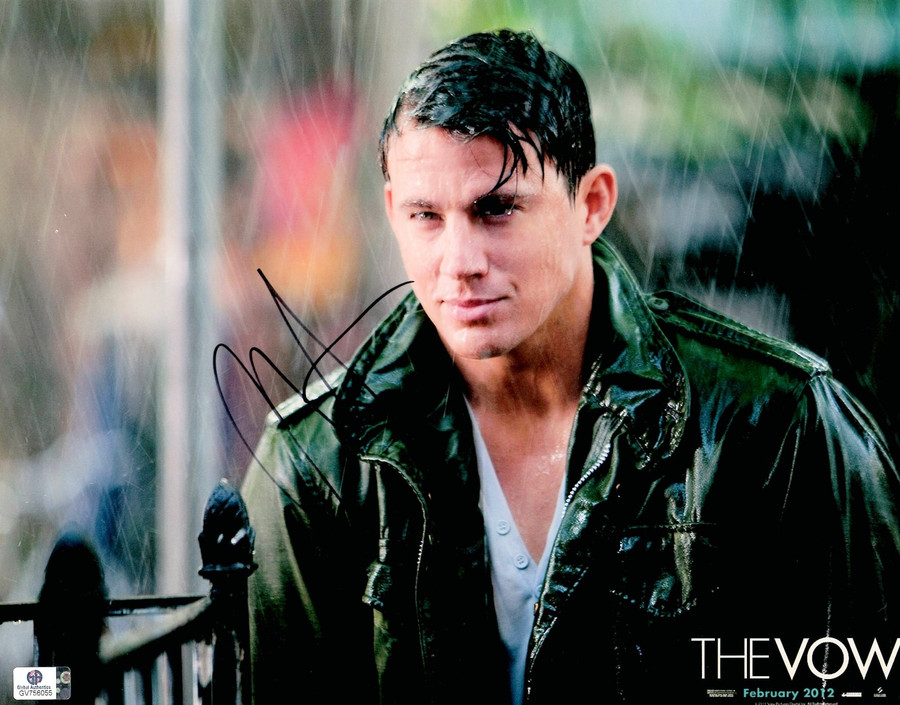 Channing Tatum Signed Autographed 11X14 Photo The Vow Jacket in Rain GV756055