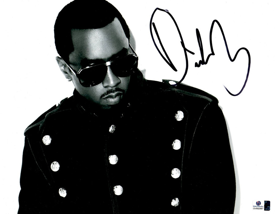 P Diddy Signed Autographed 11X14 Photo B/W Button Jacket Puff Daddy GV892887