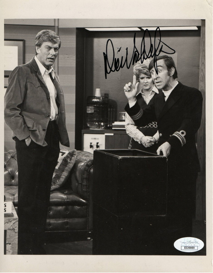 Dick Van Dyke Autographed 7X9 Vintage Photo The Dick Van Dyke Show JSA EE2000