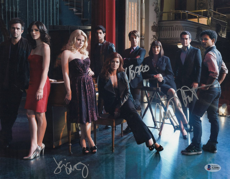 Smash Multi Signed Autographed 11X14 Photo Debra Messing Borle Huston BAS A26081