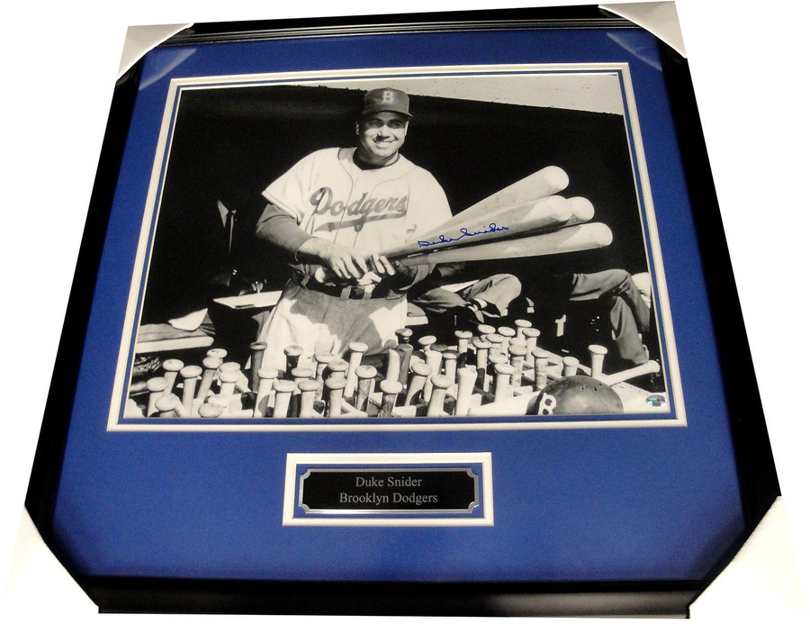 Duke Snider Hand Signed Autographed 16"x20" Photo Custom Framed Holding Bats