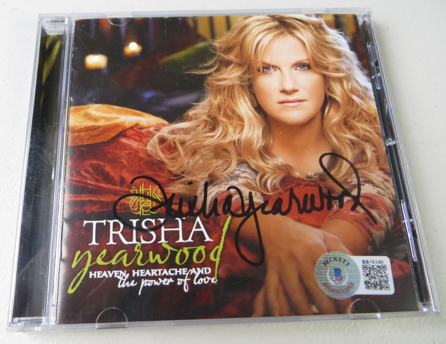 Trisha Yearwood Autographed CD Cover Heaven Heartache Power of Love BAS BB76246