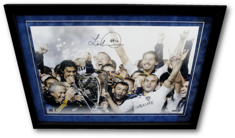 Landon Donovan Hand Signed Autograph 16x24 Photo Custom Floating Mat Framed UDA