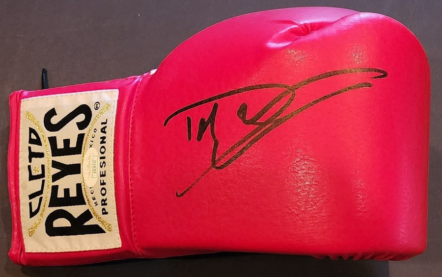 Dolph Lundgren Signed Autographed Boxing Glove Rocky IV Ivan Drago JSA AQ10113