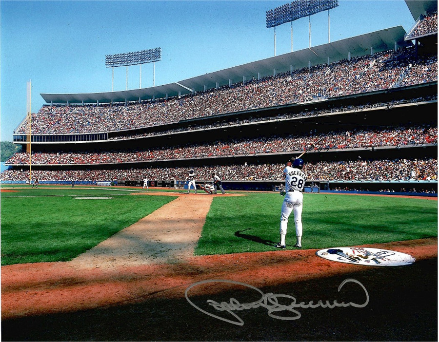 Pedro Guerrero Signed Autographed 8x10 Photo LA Dodgers First Baseman W/ COA B