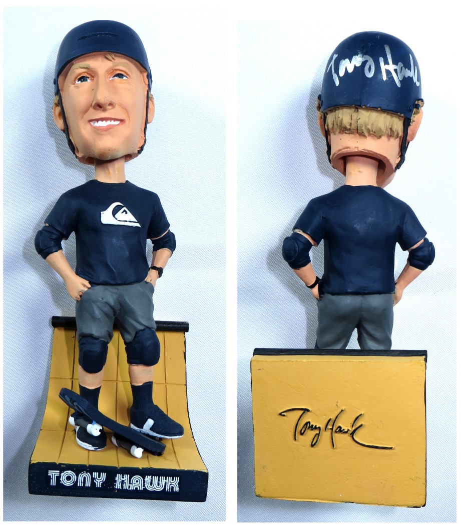 トニーホーク　ボブルヘッド　Tony Hawk Bobblehead Tony Hawk Signed Autographed Bobblehead 2011 Padres Petco Park w