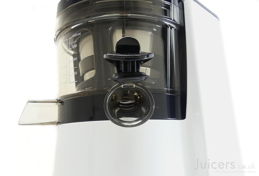 Omega VSJ843R Slow Juicer in White with Citrus Attachment Juicers.co.uk