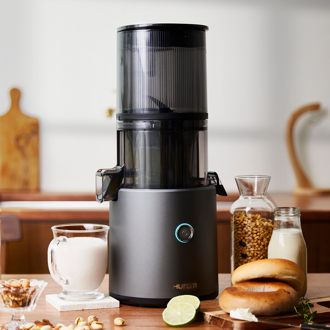 Hurom H300 SelfFeeding Slow Juicer in Silver Juicers.co.uk