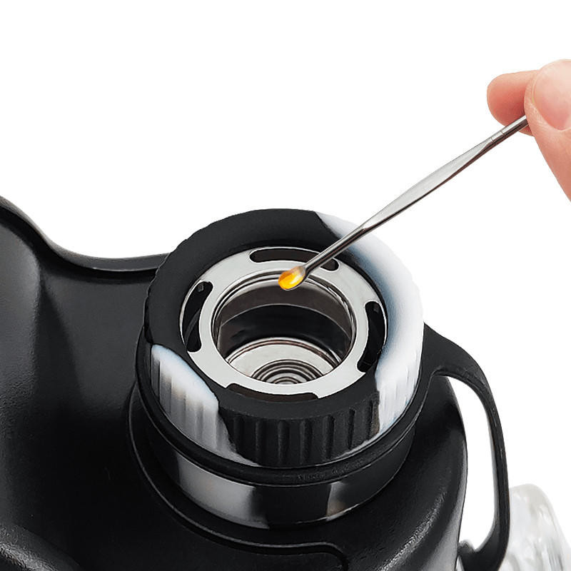 Waxmaid Dabber Electric Dab Rig Black and White