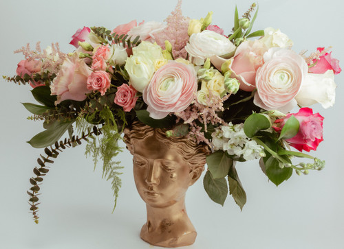 Statue Classic Blooms From