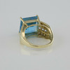 10K Yellow Gold Blue Topaz Ring with Pale Side Stones Size 6.25 Circa 1980
