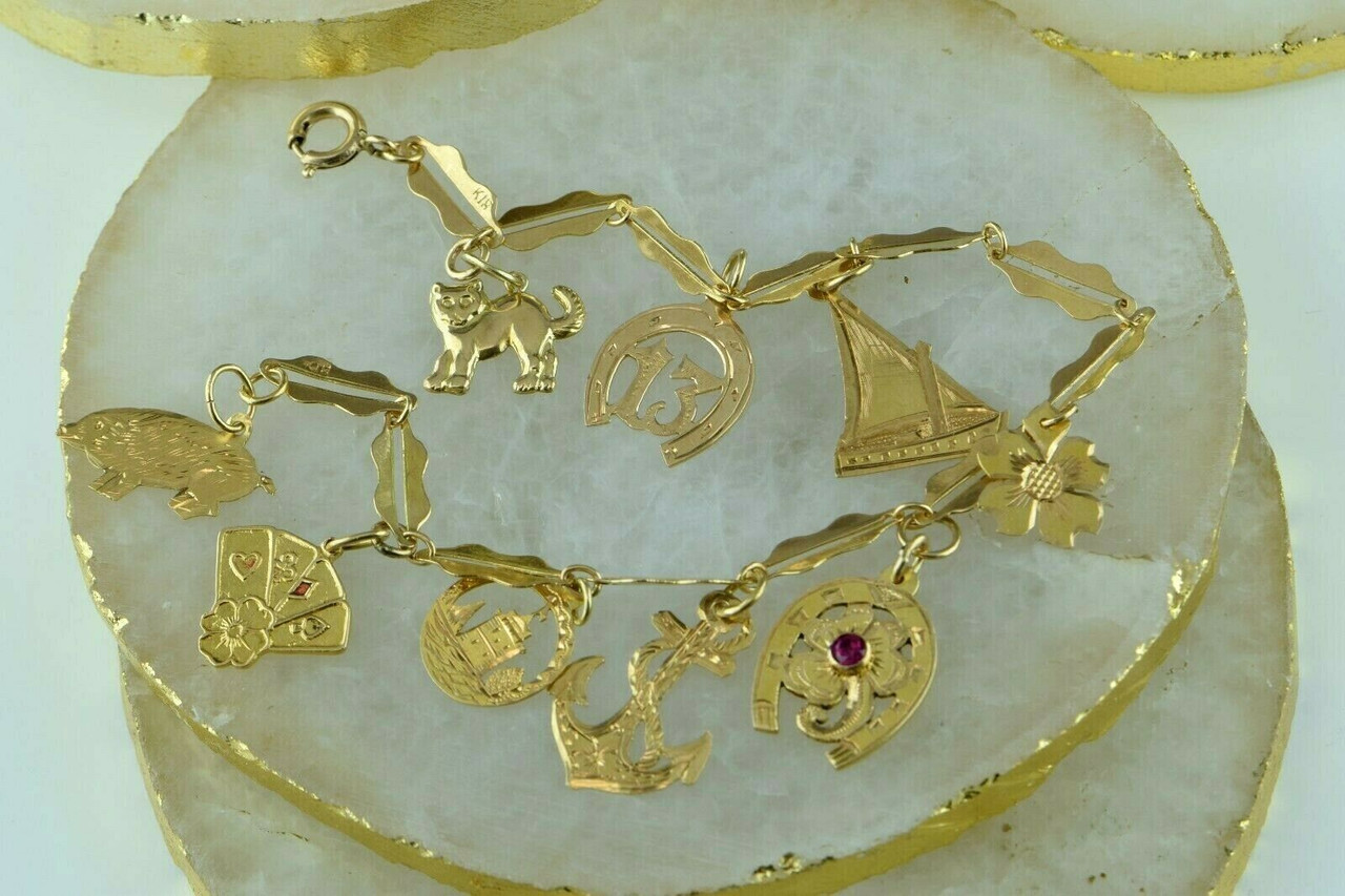 1940s 18K Gold Fruit Bracelet with 9 Corals