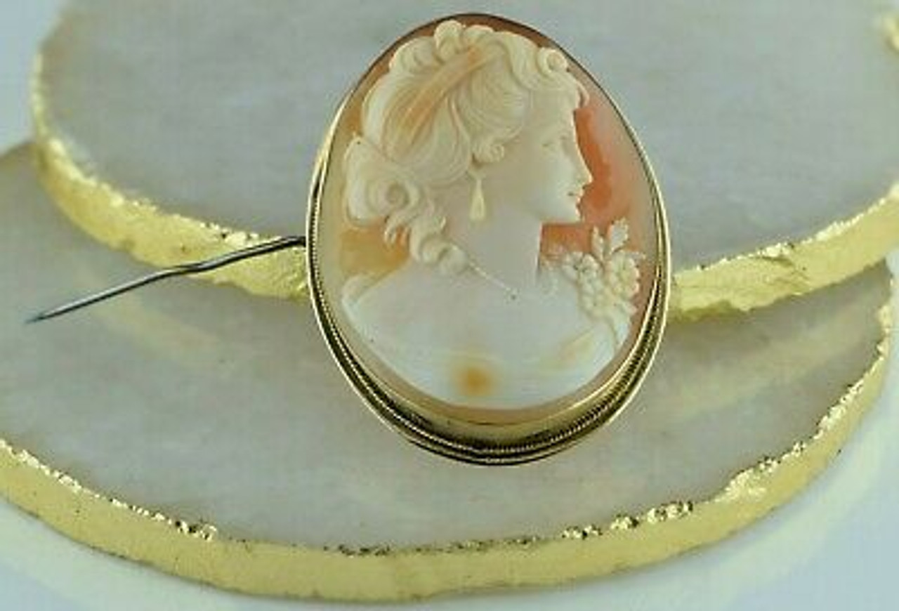 Vintage 18K YG Shell Cameo Pin Pendant Finely Carved Portrait Circa 1940