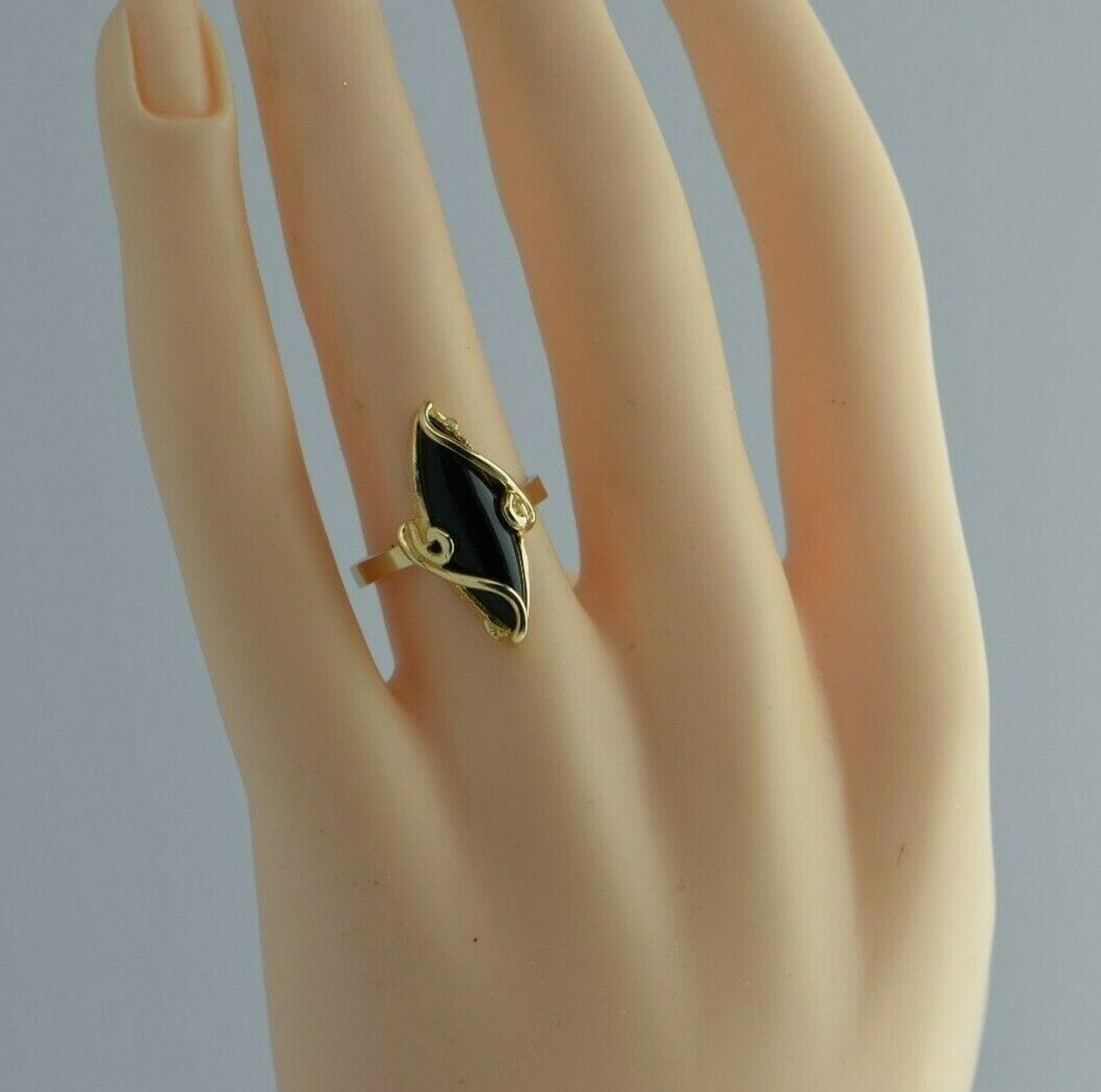 14K Yellow Gold Black Onyx Marquise Ring Size 6.5 Circa 1980