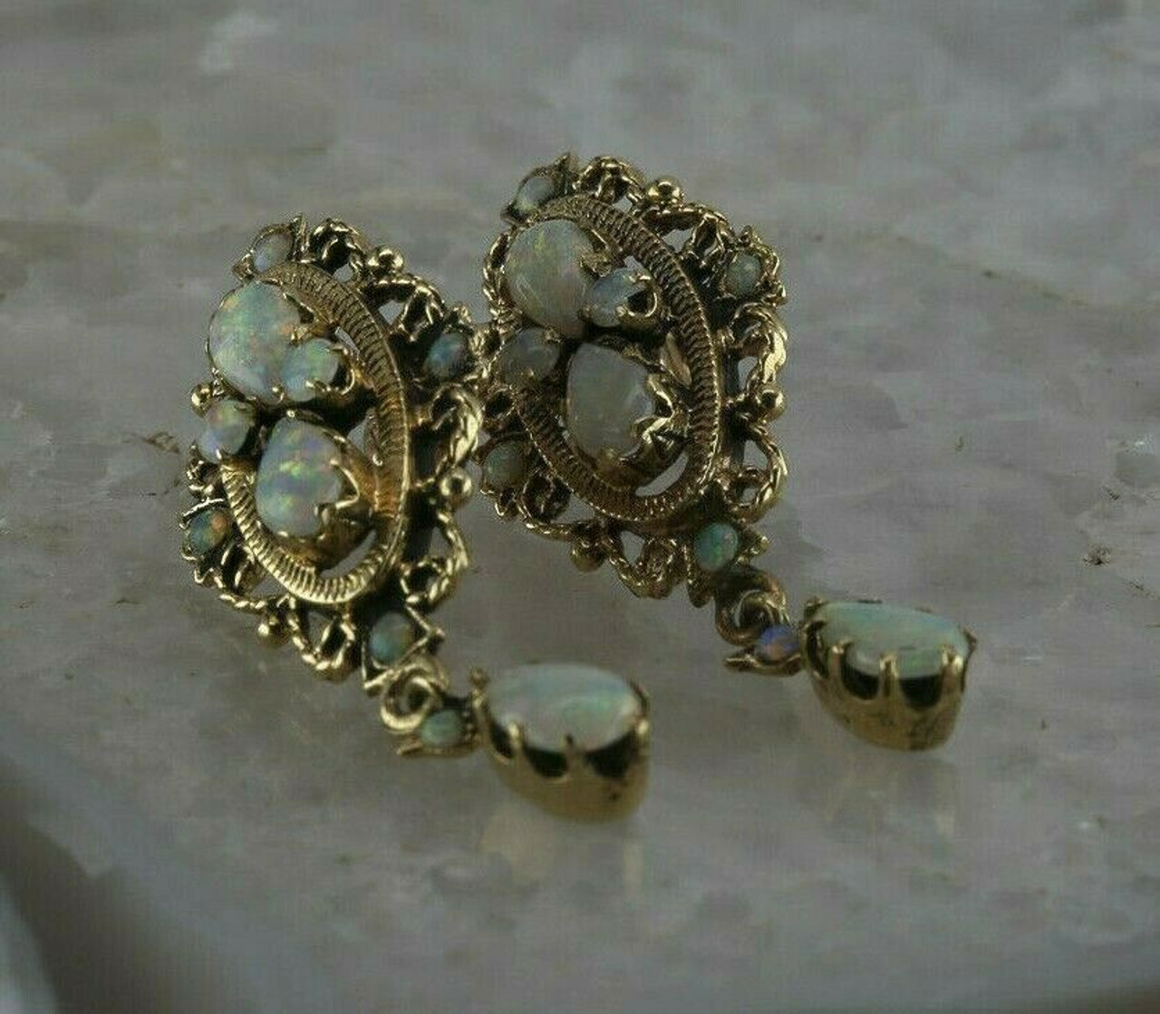 AUTHENTIC TURQUOISE EARRINGS / VINTAGE SCREW BACK STYLE