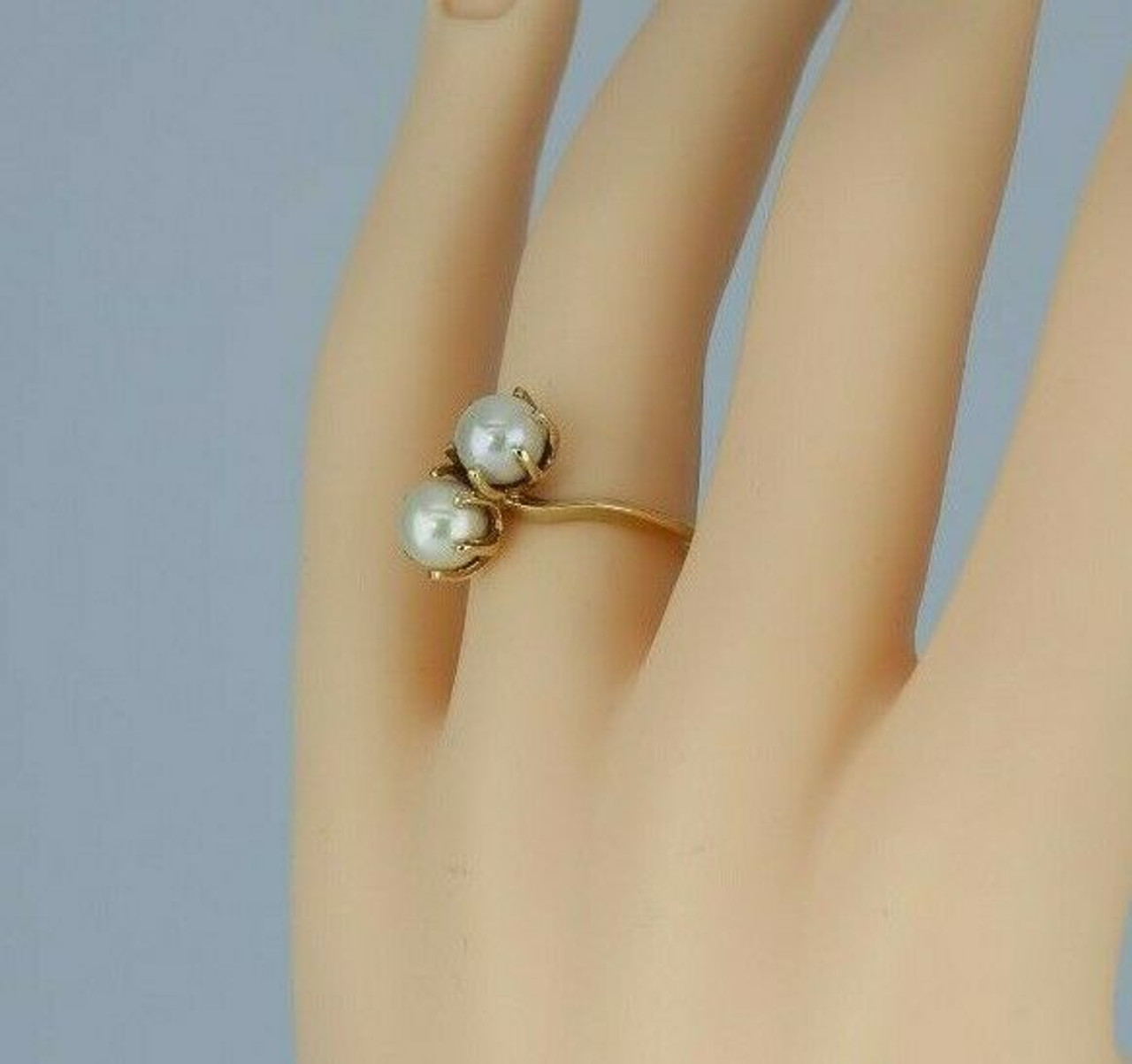 10K Modern 2 White Pearl Ring Bypass Shank Size 6 Circa 1970
