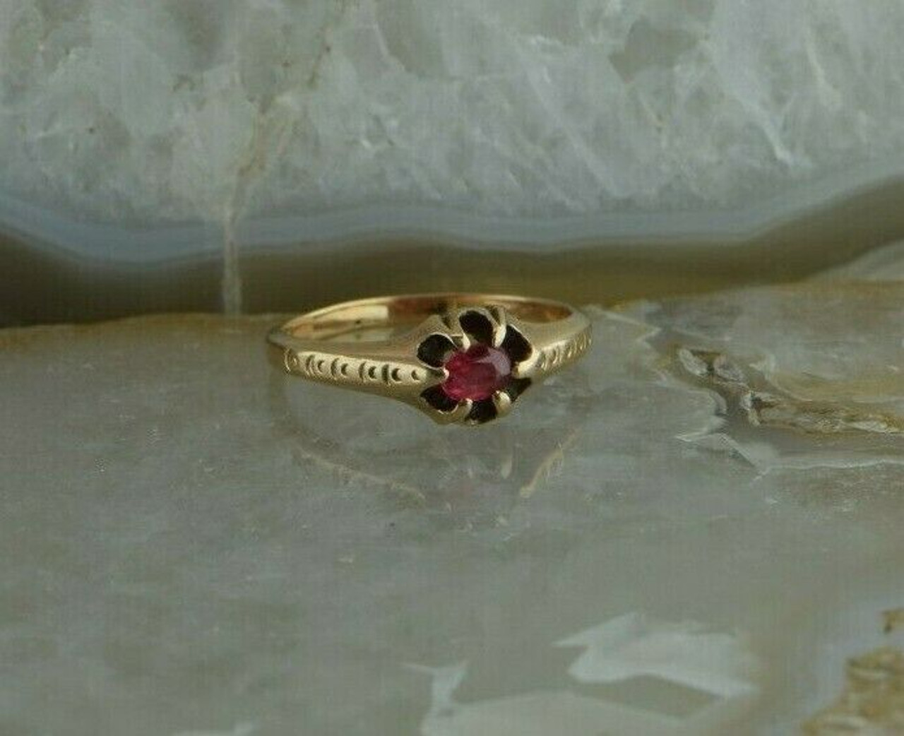 Vintage 10K Yellow Gold Ruby Ring Belcher Setting Size 5.75 Circa 1940