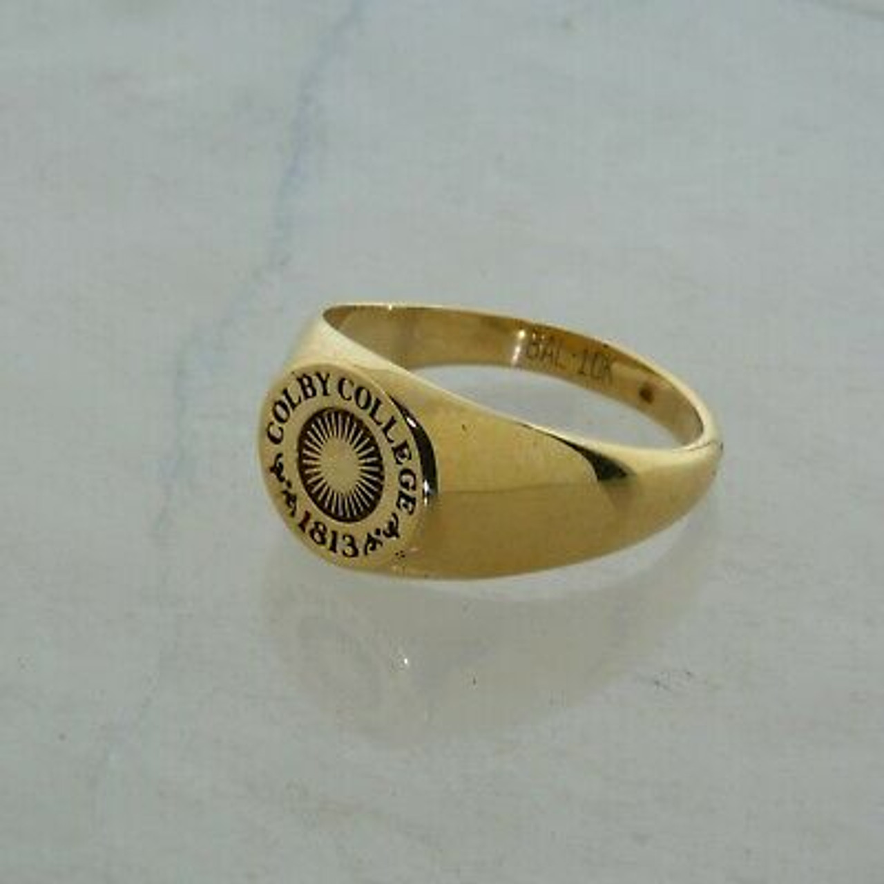 10K Yellow Gold Colby College Ring Incised Design Size 5.5 Circa 1980's