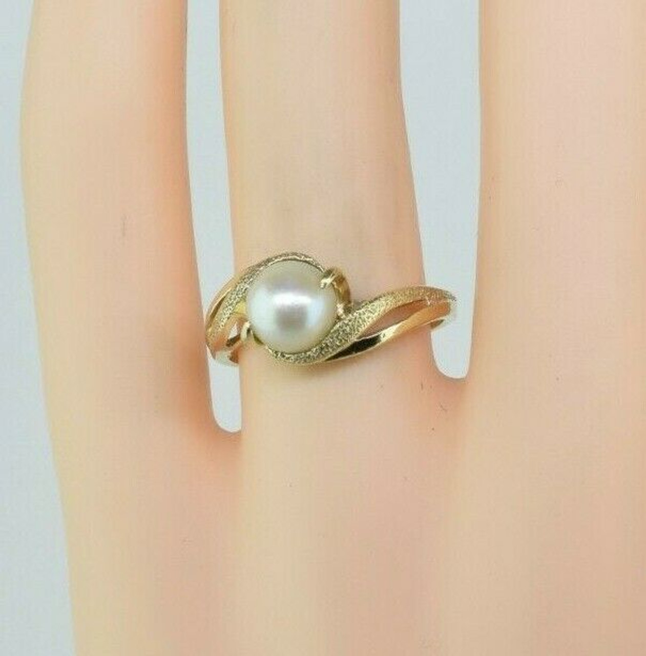 Vintage 10K Yellow Gold Pearl Ring Size 6.75 Circa 1960