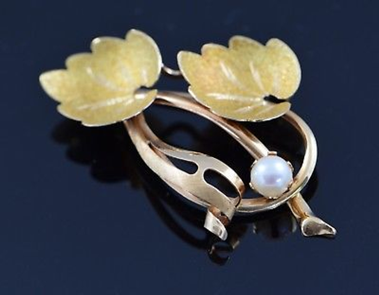 Vintage 18K Yellow Gold Pearl Leaf Brooch/Pin, Circa 1960