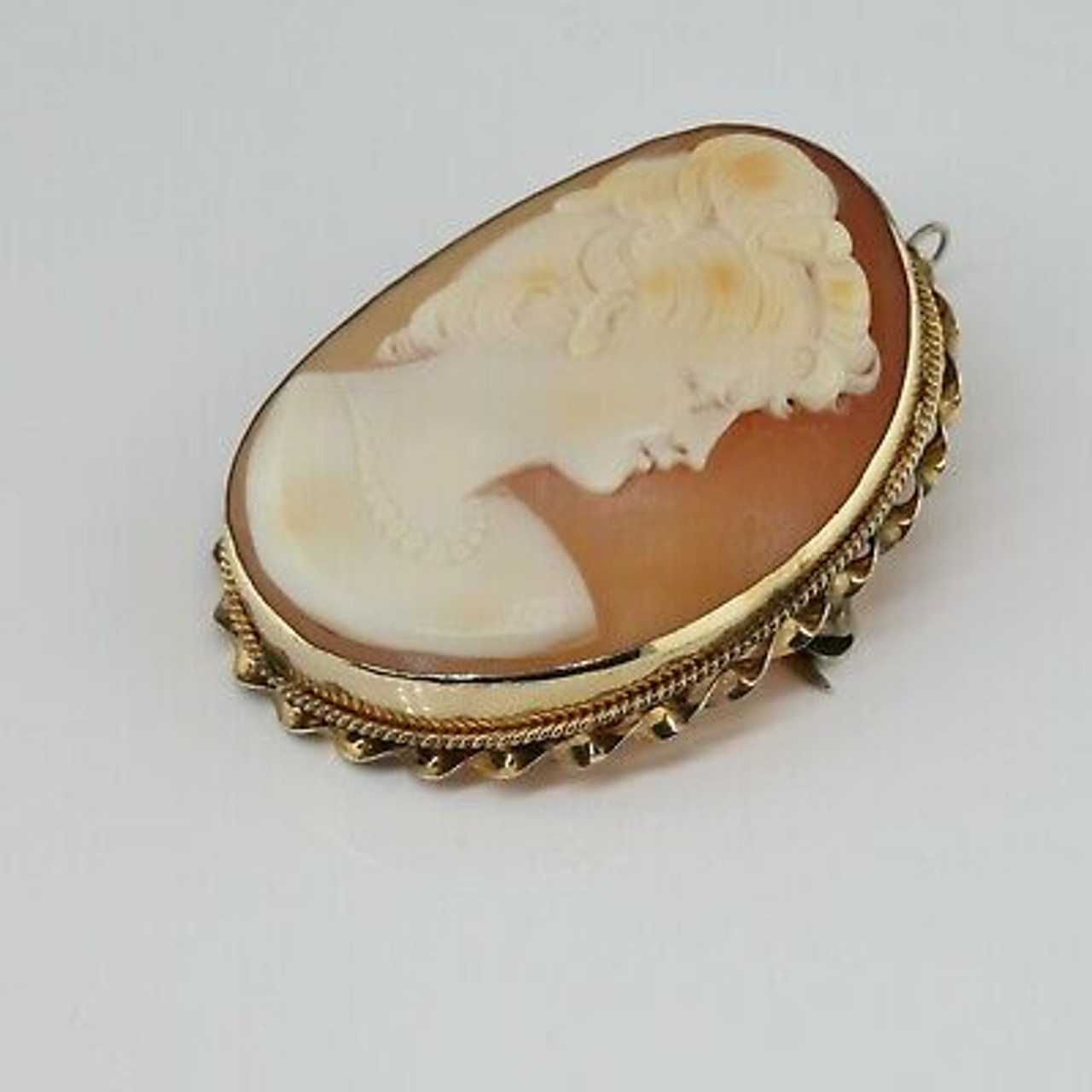 Gold-filled Shell Cameo Pin Pendant Twisted Border Oval Carving