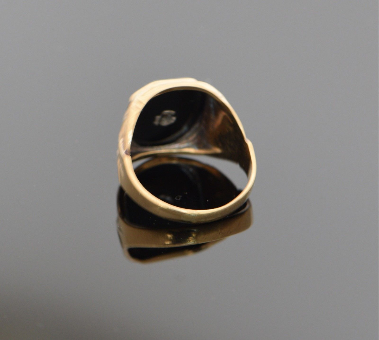 Vintage Mens 10K Yellow Gold BLack Onyx Signet Initial RIng Crescent Moon 9  R