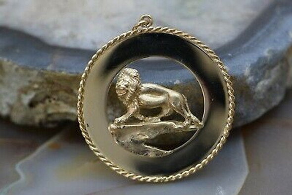 14K Yellow Gold Leo Lion Pin, Rope Twist Edge, 1.6" Round, Circa 1960