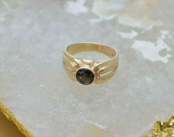 14K Yellow Gold Black Star Sapphire Ring with Center Split Shank, Size 8.5