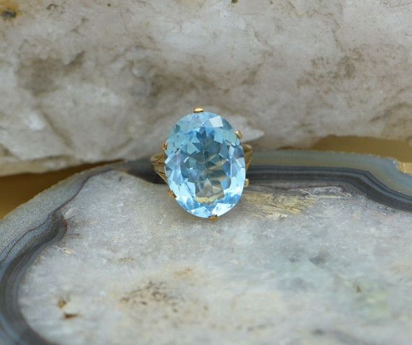 9K yellow Gold English Blue Topaz Ring, Size 7