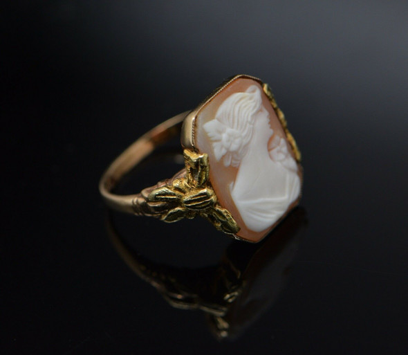 10K Yellow Gold Octagonal Shell Cameo Ring Circa 1930's, Size 6