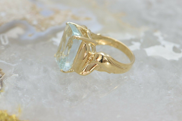 Large 14K Yellow Gold Aquamarine Ring Circa 1990 Size 7.75