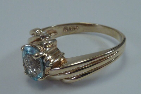 10K Yellow Gold Aquamarine Ring, Size 6.5