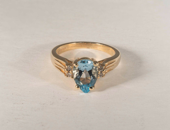 14K Yellow Gold Blue Topaz and Diamond Chip Ring size 6.25