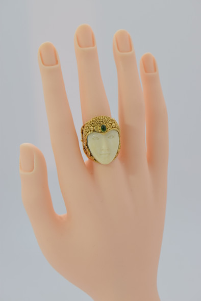 Superb 18K Large Yellow Gold Ring with a Woman's Head & Green Stone,size 7