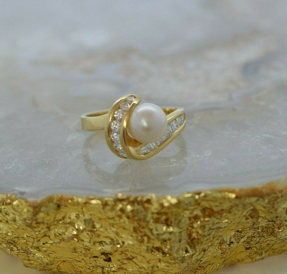 18K High Quality YG White Pearl and Diamond Ring Size 8 Circa 1990