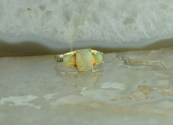 10K Ethiopian Opal 3 stone Ring Size 8 Circa 1990