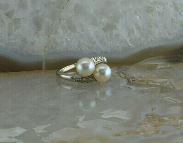 14K White Gold Pearl and Diamond Bypass Ring Size 4.5