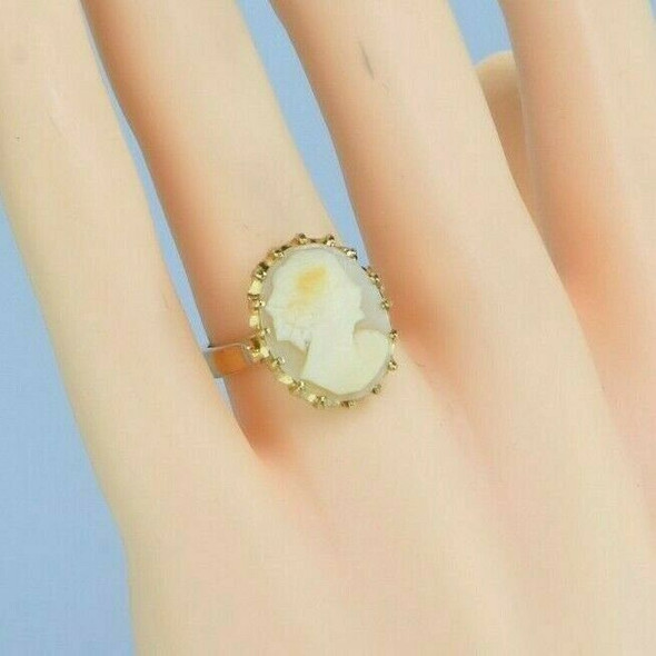 14K Yellow Gold Shell Cameo Ring Woman's Portrait Looking Right Size 6