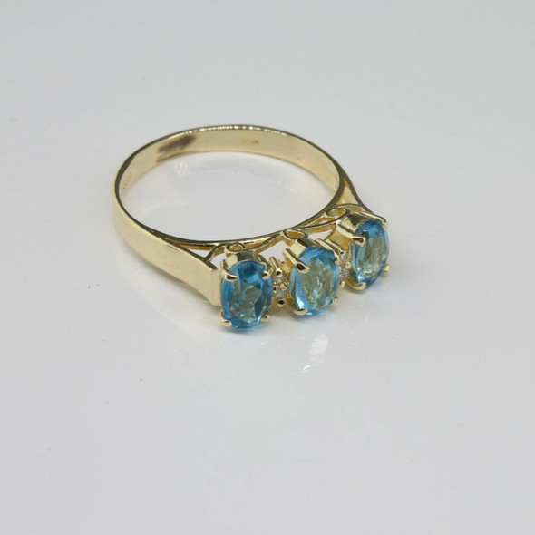 14K Yellow Gold Blue Topaz 3 Stone Ring Size 6.5 Circa 1970