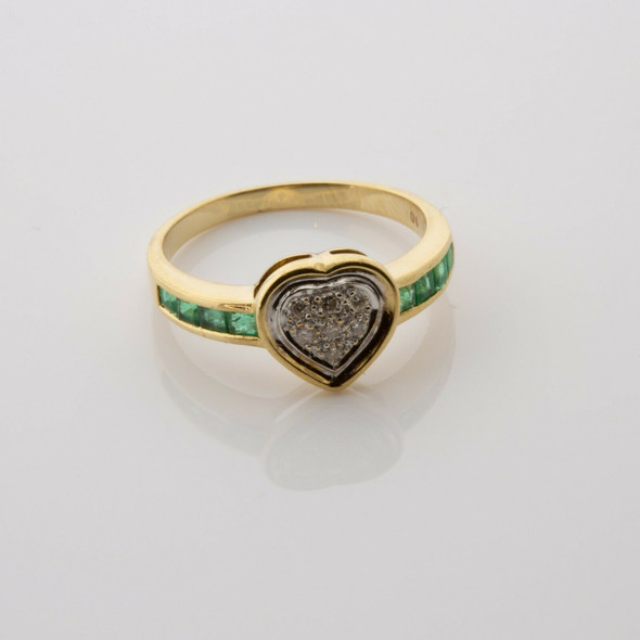 18K Yellow Gold Emerald and Diamond Heart Ring Size 6.5