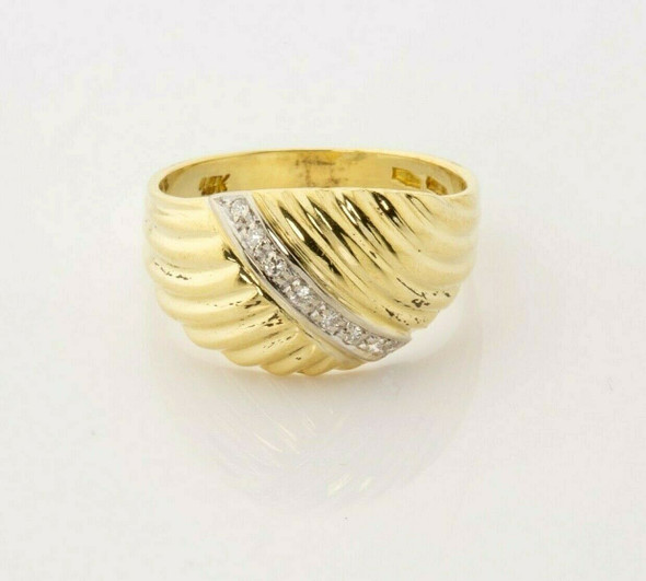 18K Yellow Gold Diamond Ring with Fluted Top 10 Round Diamonds Size 5 Circa 1970