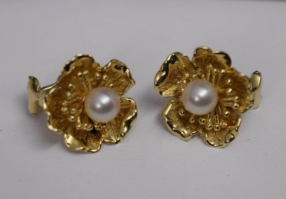 18K Yellow Gold Pearl and Flower Form Ear Clips