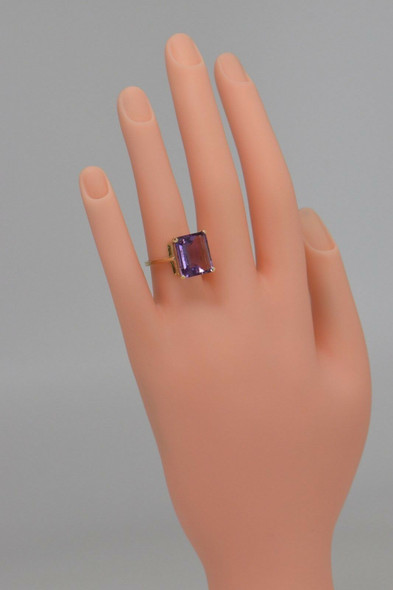 14K Yellow Gold Amethyst cocktail Ring Circa 1960, Size 6